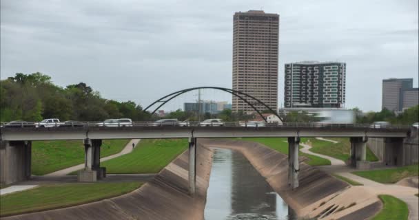 Video Time Lapse Cars Going Buffalo Bayou Bridge Houston Texas — Video Stock