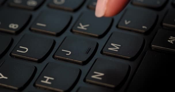 Pushing Button Black Keyboard English Letters Used Macro Lens Slow — Vídeos de Stock