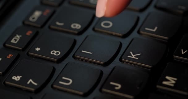 Pushing Button Black Keyboard English Letters Used Macro Lens Slow — Vídeos de Stock