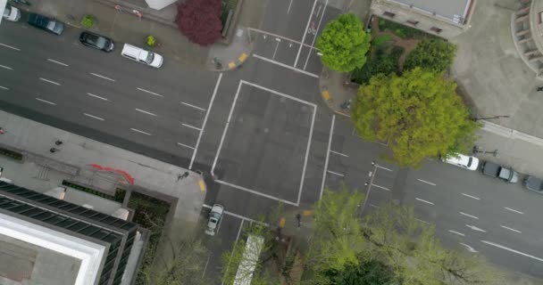 Historic Aerial Footage Empty Intersection Downtown Portland Oregon Due Covid — 图库视频影像