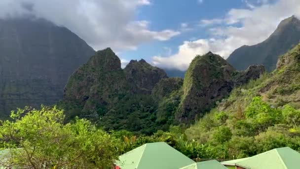 Timelapse Impressive Tropical Mountains Reunion Island Cirque Mafate — стоковое видео