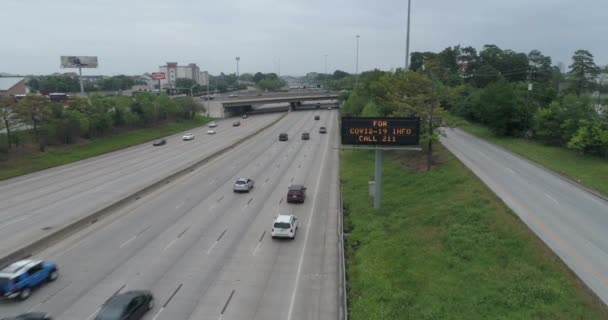 Aerial View Freeway Electronic Sign Warning Covid Video Filed Best — Vídeos de Stock