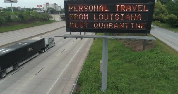 Aerial View Freeway Electronic Sign Warning Covid Video Filed Best — Vídeos de Stock