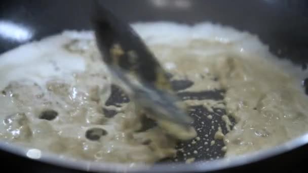 Boil Dissolve Thai Yellow Curry Paste White Coconut Milk Hot — Stockvideo