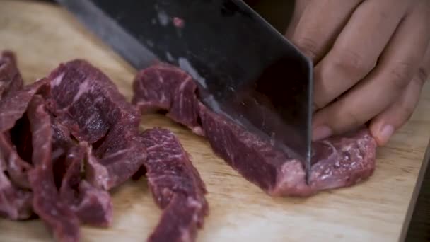 Cutting Raw Quality Beef Meat Slices Wooden Cutting Board Close — Stok video