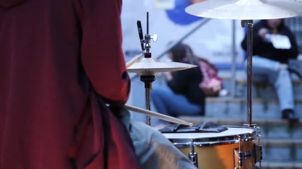 Drummer Performing Street Fair — 图库视频影像