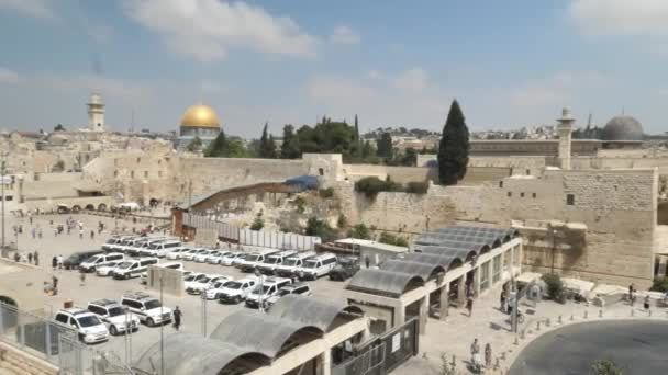 Unrecognizable Female Tourist Looking Western Wall Jerusalem Israel — Stok Video