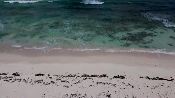 Aerial Drone Tilting White Sand Beach Tropical Sea Cozumel Island — Stockvideo