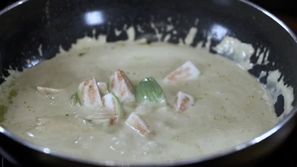 Adding Fresh Green Thai Eggplant Boiling Green Curry — Wideo stockowe