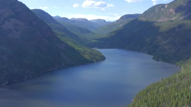 Tranquil Aerial View Moon Lake Uintas Utah Dolly Back — Stockvideo