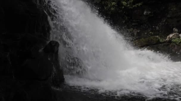 Close Bottom Large Waterfall — Vídeos de Stock
