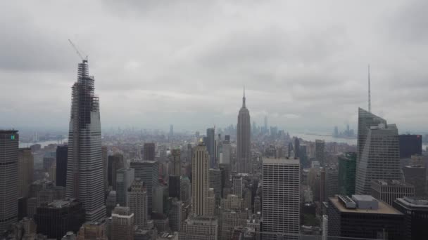 Βροχερή Νεφελώδης Μέρα Πάνω Από Μανχάταν Νέα Υόρκη Ηπα Σύννεφα — Αρχείο Βίντεο