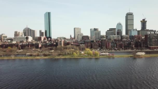 Boston Downtown Skyline Iconic Towers Calm Waters Charles River Massachusetts — ストック動画