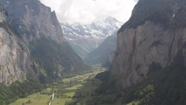 Aerial Overview Beautiful Green Valley Lauterbrunnen Switzerland — Vídeos de Stock