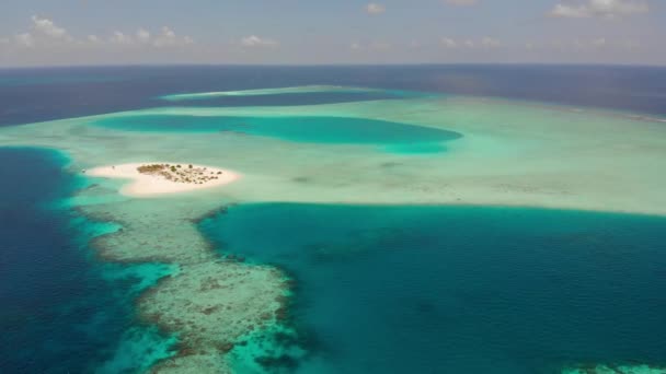 Smooth Aerial Maldives Sandbanks — 图库视频影像