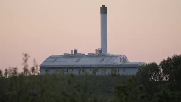 Incinerator Factory Establishing Shot Sunset — Stockvideo