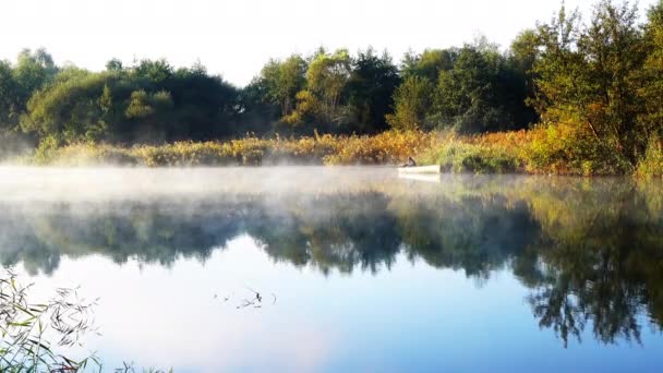 Fisherman Rowboat Fishing Rod Water Early Morning Unity Nature Concept — Stok Video