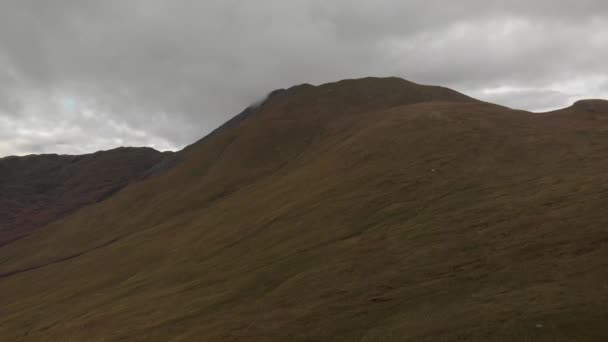 Advance Drone Shot Green Grass Mountain Top Loch Lomond National — ストック動画