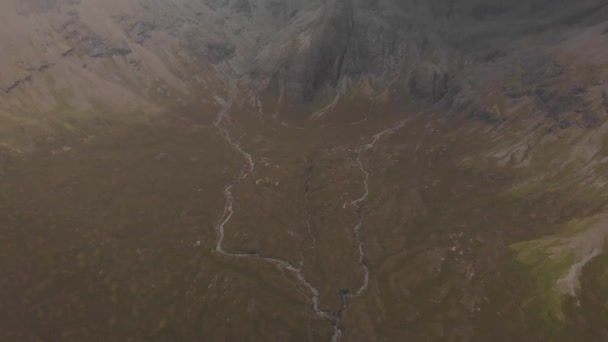 Drone Shot Majestic Landscape Isle Skye Scotland Highland Mountains Green — ストック動画