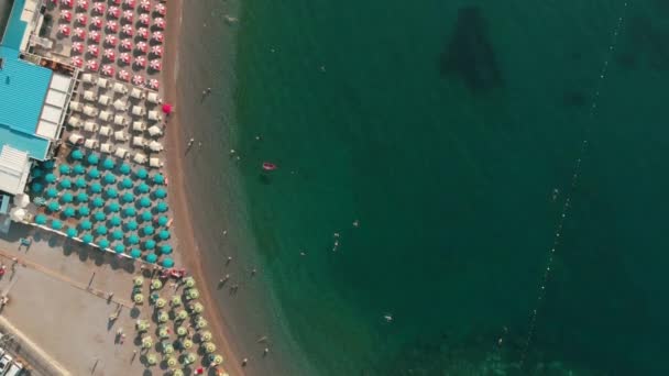 Amalfi Italy Top Aerial View Beach People Umbrellas Shore Beautiful — Stok video