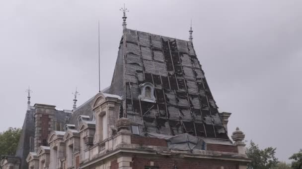 Damaged Broken Castle Roof Being Repaired — Wideo stockowe