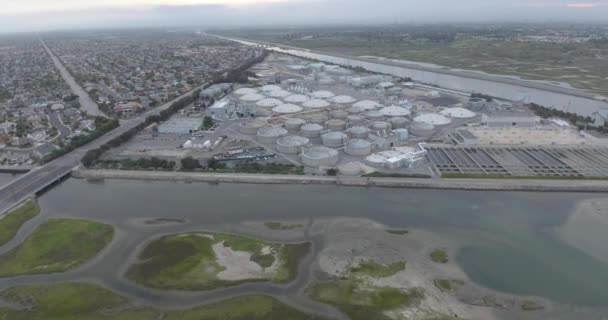 Stunning Uhd Rotating Aerial View Urban Water Treatment Plant — Stok video