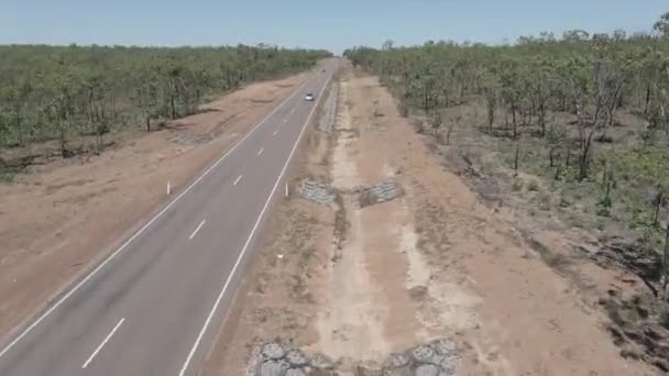 Moving Drone Shot Long Straight Highway Cars Driving Northern Territory — Stockvideo