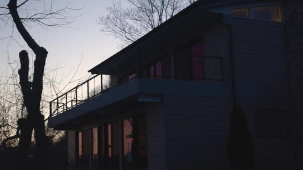 View Contemporary House Bare Trees Silhouette Gloucester Massachusetts Sunset Fall — ストック動画