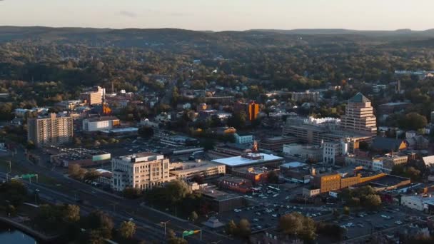 Aerial Drone Footage Showing Downtown Area Middletown Connecticut Warm Sunlight — Stockvideo