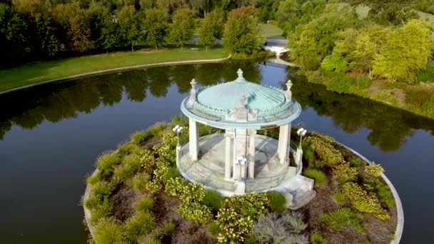 Gazebo Stone Columns Old Fashioned Romantic Venue Surrounded Water Aerial — Stockvideo