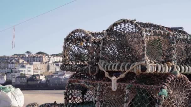 Παραδοσιακά Καλάθια Αλιείας Από Την Παραλία Του Ives Αγγλία Wide — Αρχείο Βίντεο