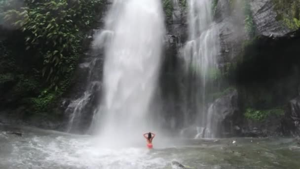 Woman Standing Strong Waterfall Powerful Jungle — Stok video