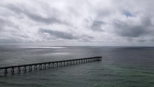 Calm Storm Concept Ocean Pier Florida Coast Pre Hurricane Aerial — Stock Video