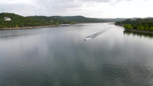 Jet Ski Waverunner Tranquil Scene American Lake State Park Missouri — Αρχείο Βίντεο