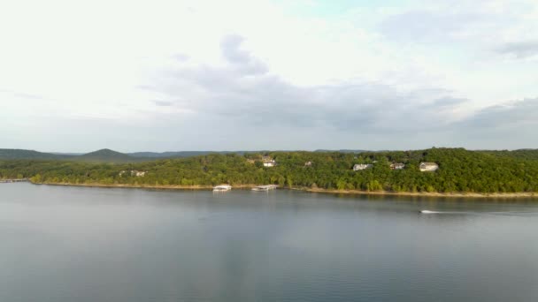 Bootsaktivitäten Der Naturlandschaft Des Table Rock Lake State Park Missouri — Stockvideo