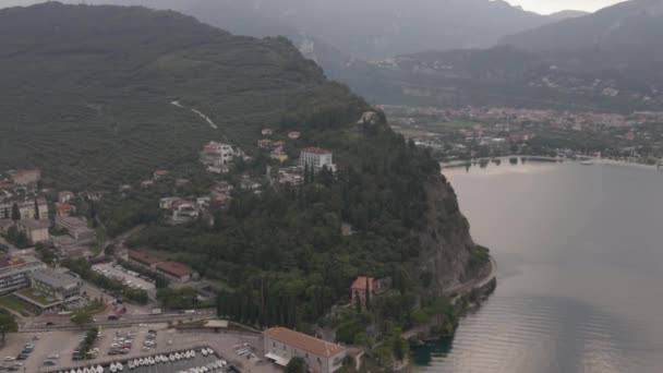 Garda Lake Italy Aerial View Picturesque Coastline Riva Del Garda — Vídeos de Stock