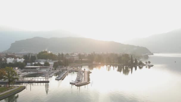 Riva Del Garda City Italy Lakefront Harbor Sunset Sunlight Aerial — Stockvideo