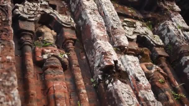 Son Temple Vietnam Dilapidated Stone Wall Carvings Statues Lord Shiva — Vídeo de Stock