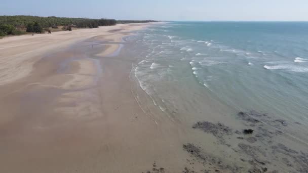 Slow Drone Shot Moving Water Beach Lee Point Northern Territory — стоковое видео