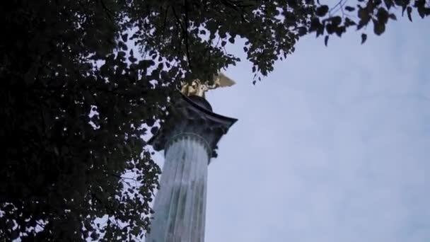 Angel Piece Aka Friedensengel Monument Landmark Munich Germany Low Angle – stockvideo