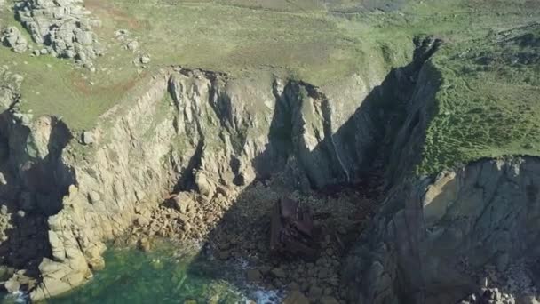 Flyover Ruins Rms Mulheim Shipwreck Cornwall United Kingdom Aerial Shot — Wideo stockowe