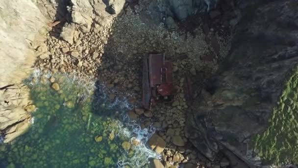 Rms Mulheim Shipwreck Rocky Coast Land End Top Descending Drone — Stockvideo