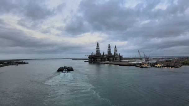Barge Oil Rigs Gulf Mexico Drone Footage — Αρχείο Βίντεο