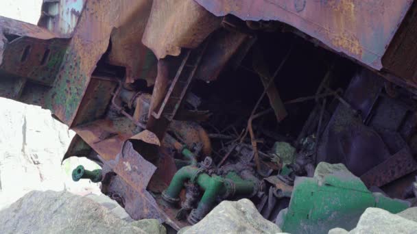 View Engine Old Shipwreck Midshot — Vídeo de Stock