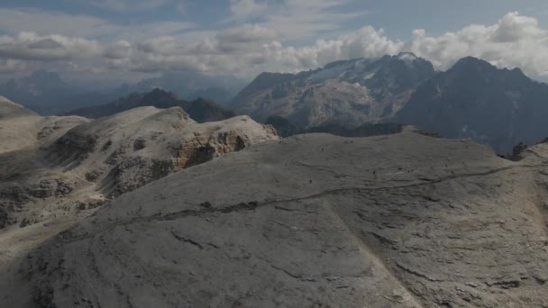 Italian Dolomites Astonishing Panorama High Mountain Peaks Aerial View — Stockvideo