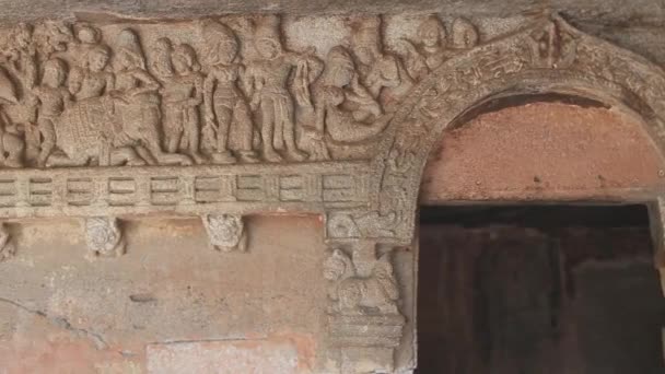 Slow Pan Hand Carved Temple Wall Sri Lanka — Vídeos de Stock
