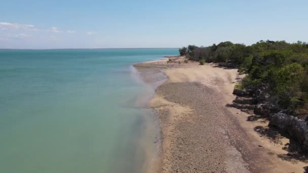 Slow Moving Aerial Drone Shot East Point Reserve Cliffs Darwin — ストック動画