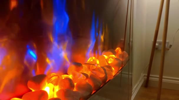 Cosy Home Electric Fireplace Rocks Flames Glass Standing Lamp Legs — Video Stock