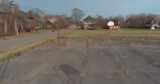 Drone View Dilapidated House Detroit Neighborhood Video Filmed Best Image — Video