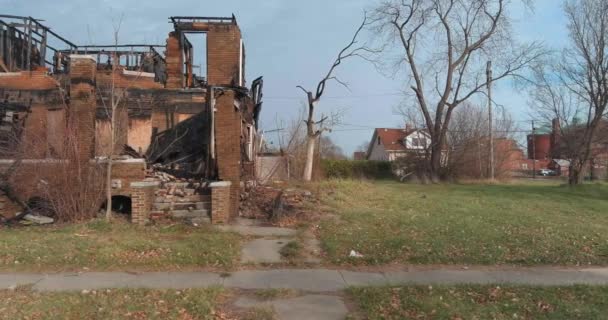 Drone View Dilapidated House Detroit Neighborhood Video Filmed Best Image — Wideo stockowe